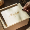 Imagem ilustrativa da caixa de madeira com tampa deslizante personalizada com gravação a laser